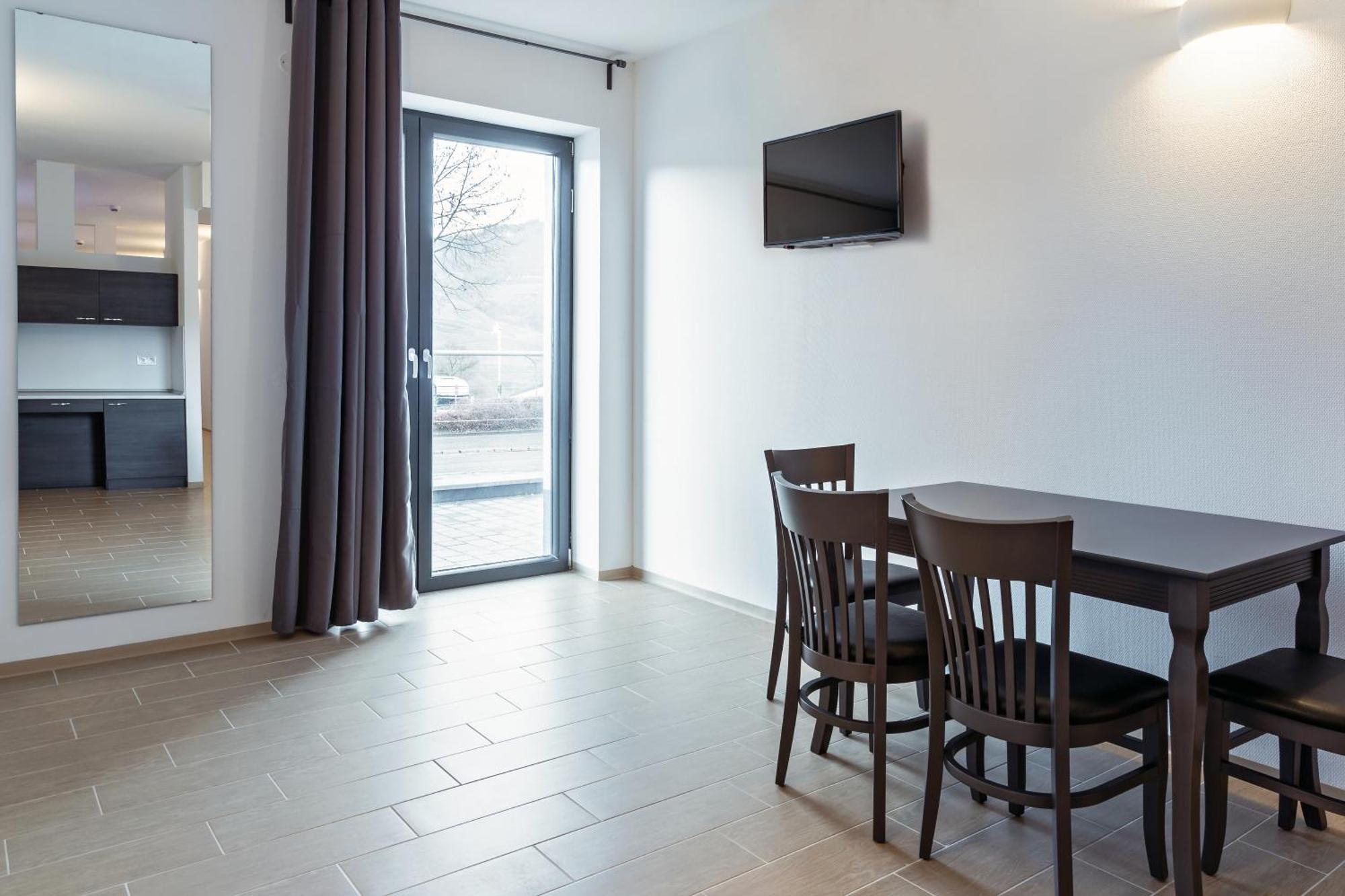 Augustus Hotel Bernkastel - Comfortable Budget Hotel Rum bild