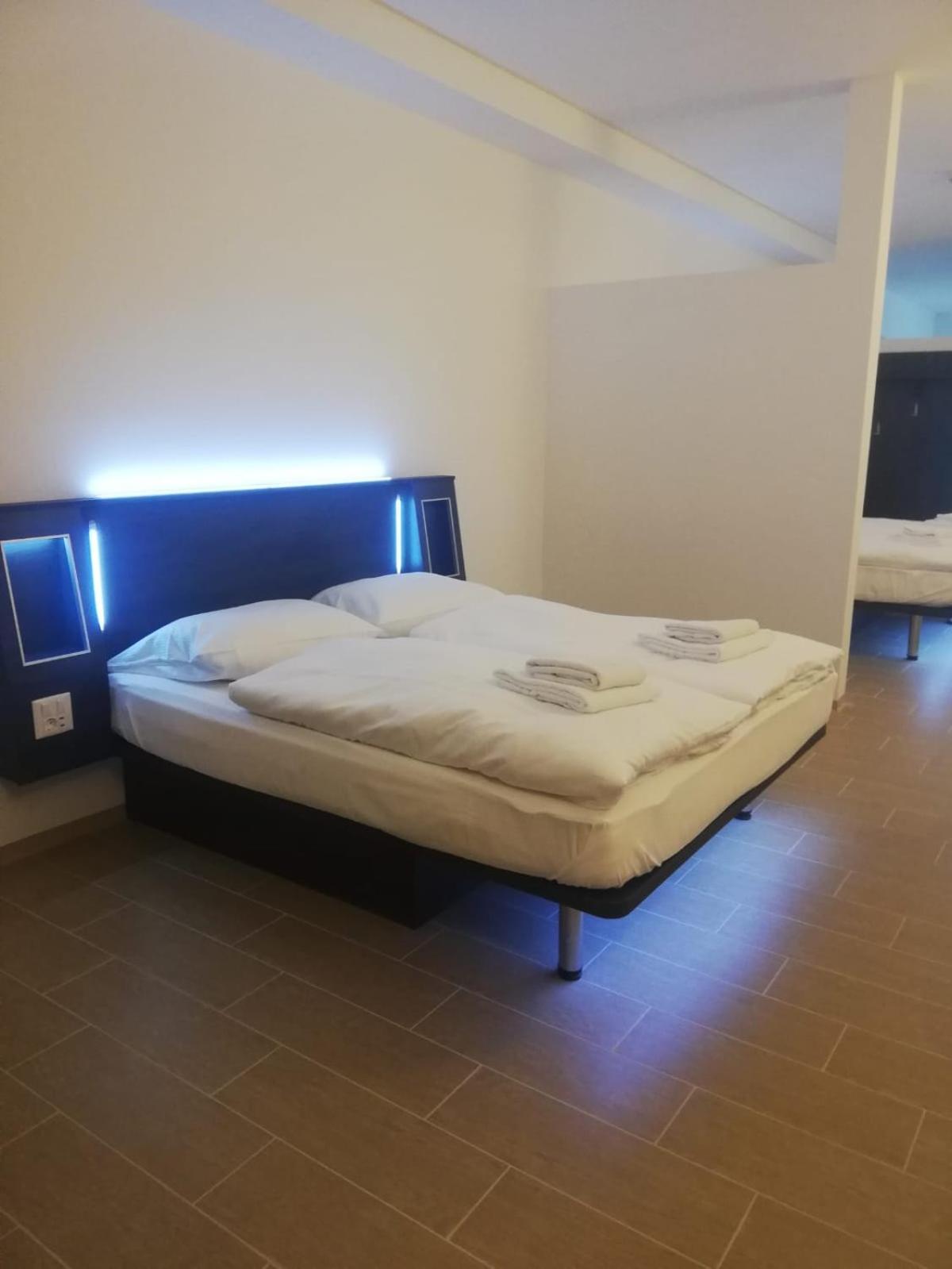 Augustus Hotel Bernkastel - Comfortable Budget Hotel Rum bild